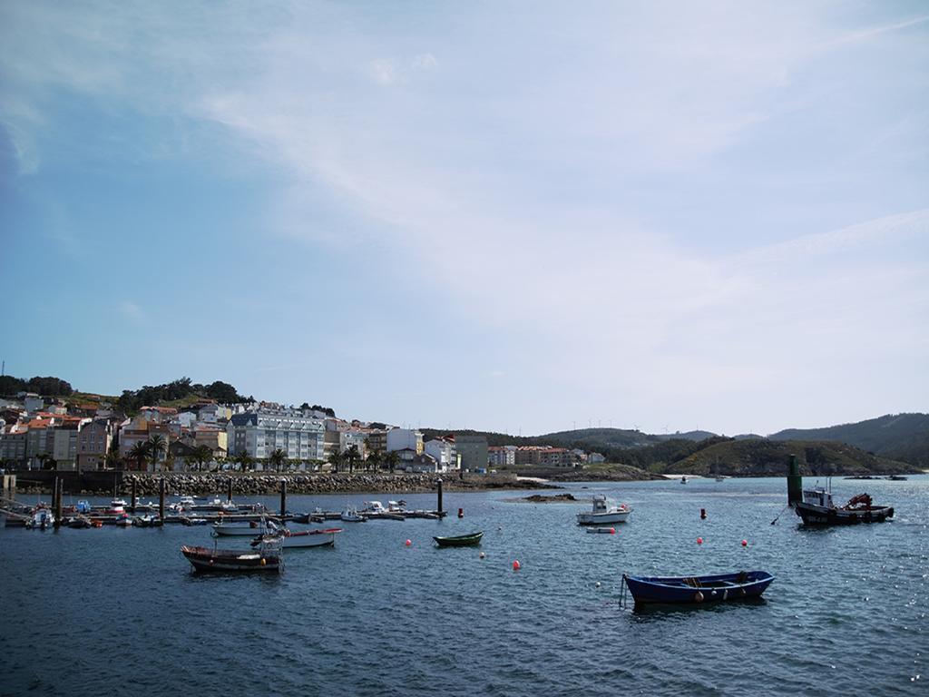 Apartamentos Turisticos Playa De Osmo Corme ภายนอก รูปภาพ