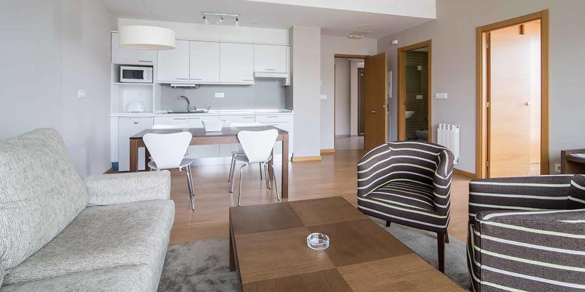 Apartamentos Turisticos Playa De Osmo Corme ภายนอก รูปภาพ