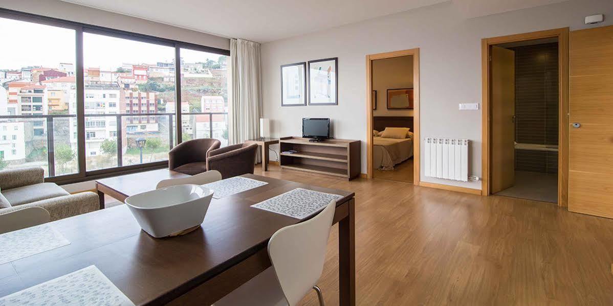 Apartamentos Turisticos Playa De Osmo Corme ภายนอก รูปภาพ