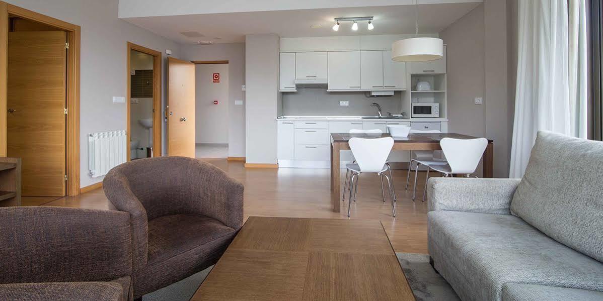 Apartamentos Turisticos Playa De Osmo Corme ภายนอก รูปภาพ